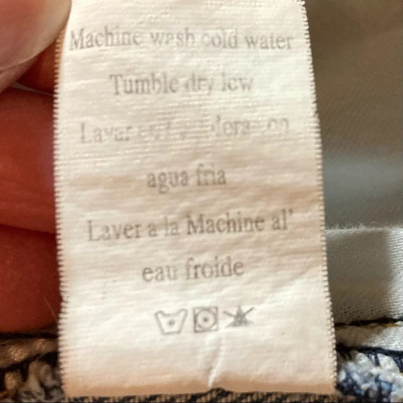 NWOT Cello High Waisted Light Wash Crop Raw Edge Ombré Hem 3 - Picture 12 of 16